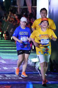 BIB: 3619, 4388
                            <button type="button" onclick="openModal(26256529)" class="btn btn-primary btn-sm float-right btn-popup" data-toggle="modal" data-target=".modal-high-quality">
                        <i class="fas fa-shopping-cart"></i> Add to Cart
                    </button>
                                            <button type="button" onclick="isThisMe(26256529, true)" class="btn btn-success btn-sm float-right btn-popup btn-isme hidden" data-toggle="tooltip" data-placement="bottom" title="นี่คือรูปของคุณใช่ไหม คลิกที่นี่เพื่อเอาเข้าอัลบั้ม">
                        <i class="fas fa-plus"></i> Add to album
                    </button>
                    <button type="button" onclick="isThisMe(26256529, false)" class="btn btn-warning btn-sm float-right btn-popup btn-isnotme hidden">
                        <i class="fas fa-ban"></i> Remove from album
                    </button>